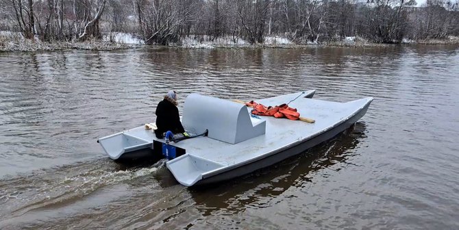 Bendrovės nuotr./Uostamiesčio startuolis „Popa Boat“ žiemos sezoną išnaudoja elektrinio vandens transporto sprendimų tobulinimui ir testavimui.