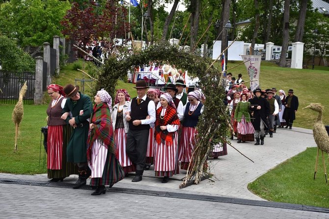 Organizatorių nuotr./Plungėje savaitgalį vyks folkloro festivalis „Saulelė raudona“
