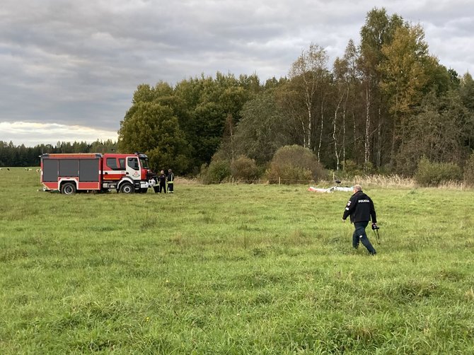 Aurelijos Jašinskienės / 15min.lt nuotr./Klaipėdos rajone, Dariaus kaime, nukrito skraidyklė