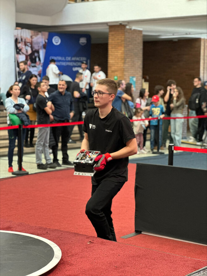 KU nuotr./Klaipėdos universiteto robotikos komanda
