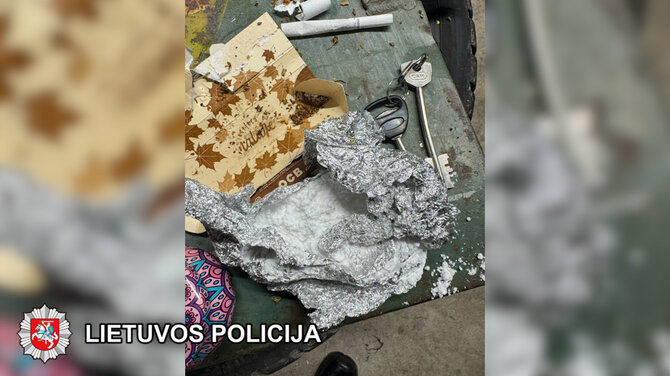 Klaipėdos apskrities VPK nuotr./Garaže aptikta narkotikų