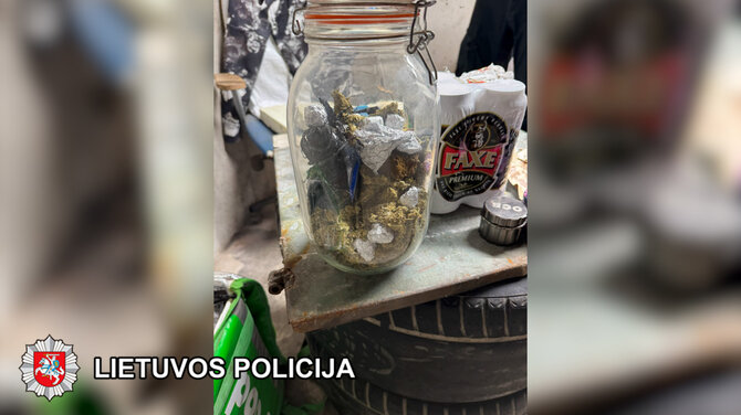 Klaipėdos apskrities VPK nuotr./Garaže aptikta narkotikų