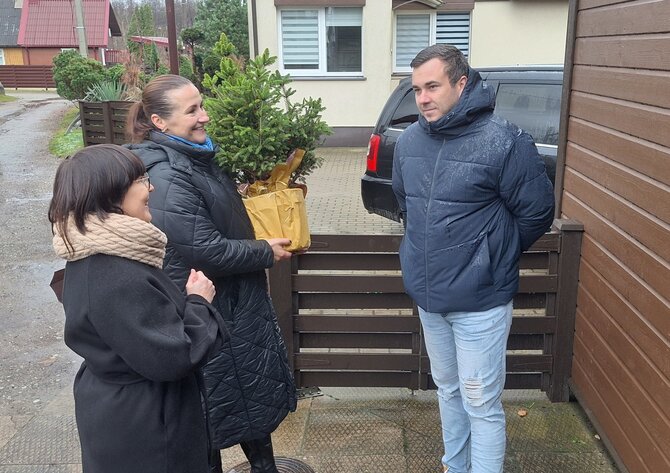 Kretingos raj. savivaldybės nuotr./Eglę Kretingai dovanojo Dovydas Gaidjurgis