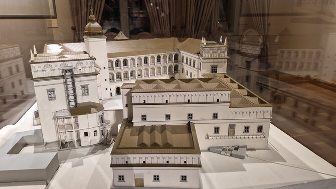Organizatorių nuotr./Vilniaus pilių ikonografijos paroda Plungėje