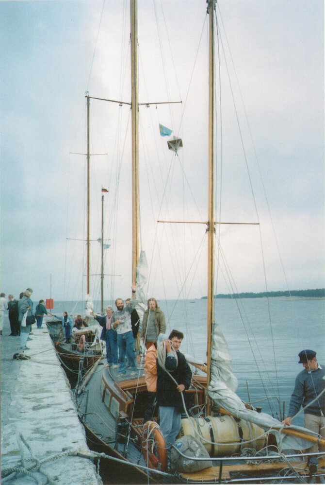 Gedimino Pilaičio archyvas/1989 m. trys jachtos – „Lietuva“, „Dailė“ ir „Audra“ – pirmą kartą perplaukė Atlantą su trispalvėmis, skelbdamos pasauliui apie atgimstančią Lietuvos valstybę. Nuotraukoje – jachta „Lietuva“. 