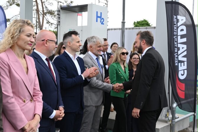 A.Kubaičio nuotr./Klaipėdos uoste atverta žaliojo vandenilio gamykla ir stotelė