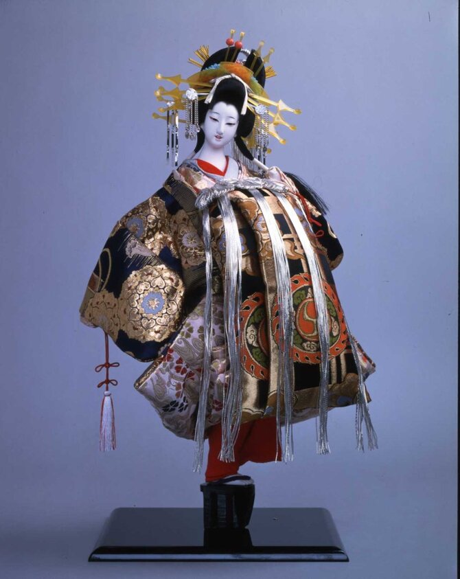 P.Domšaičio galerijos nuotr./Japoniška lėlė „Kurtizanė“