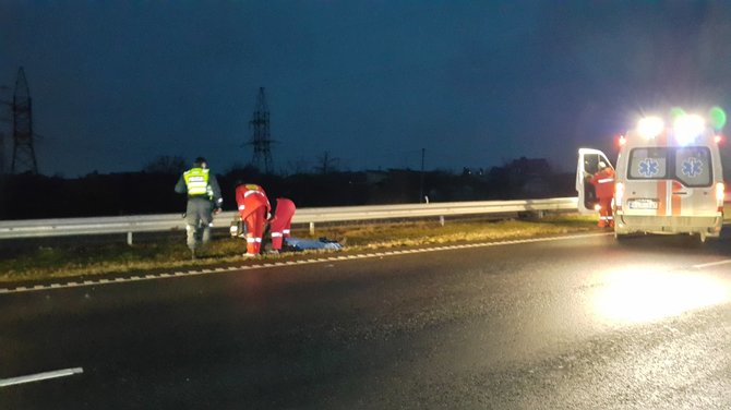 15min.lt nuotr./Palangos plente pirmadienio rytą mirtinai partrenktas dviratininkas.