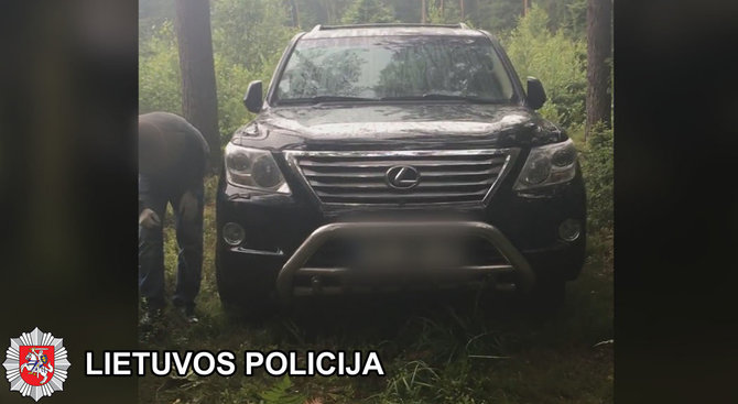 Klaipėdos apskrities VPK nuotr./Palangoje dar liepos pradžioje buvo pavogtas prabangus „Lexus“