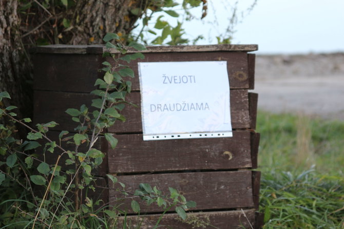 A.Jašinskienės/15min.lt nuotr./Žvejai iškabino plakatus, draudžiančius žvejoti