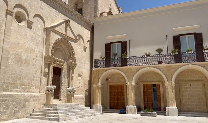 Youtube stop. kadras/Italijos miestas Matera: nuo gėdos iki prabangos.