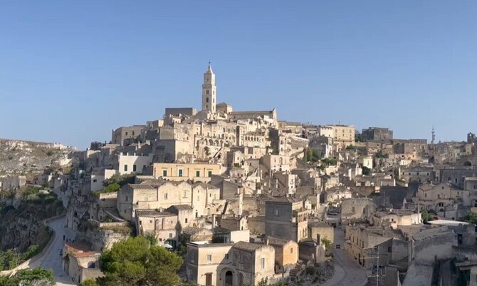 Youtube stop. kadras/Italijos miestas Matera: nuo gėdos iki prabangos.