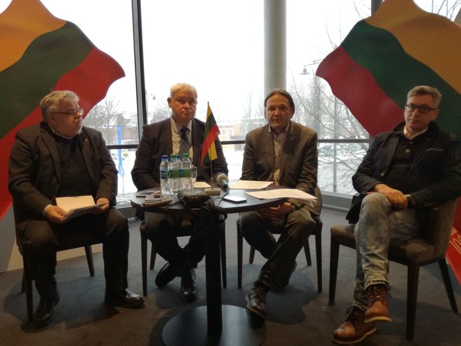 J. Andriejauskaitės / 15min nuotr./(Iš kairės) J.Genys, V.Grubliauskas, N.Lendraitis ir V.Vareikis