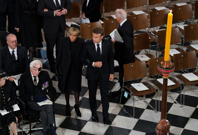 „Scanpix“ nuotr./Prancūzijos prezidentas Emanuelis Macronas su žmona Brigitte  