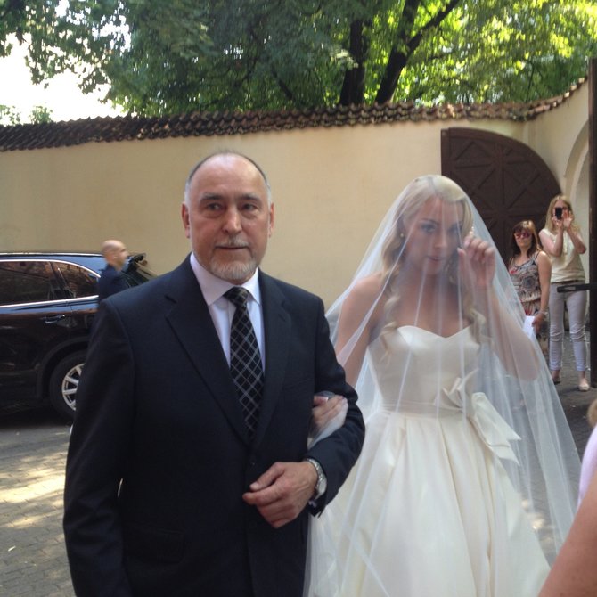 Viganto Ovadnevo/Žmonės.lt nuotr./Liepa Mondeikaitė prieš vestuvių ceremoniją