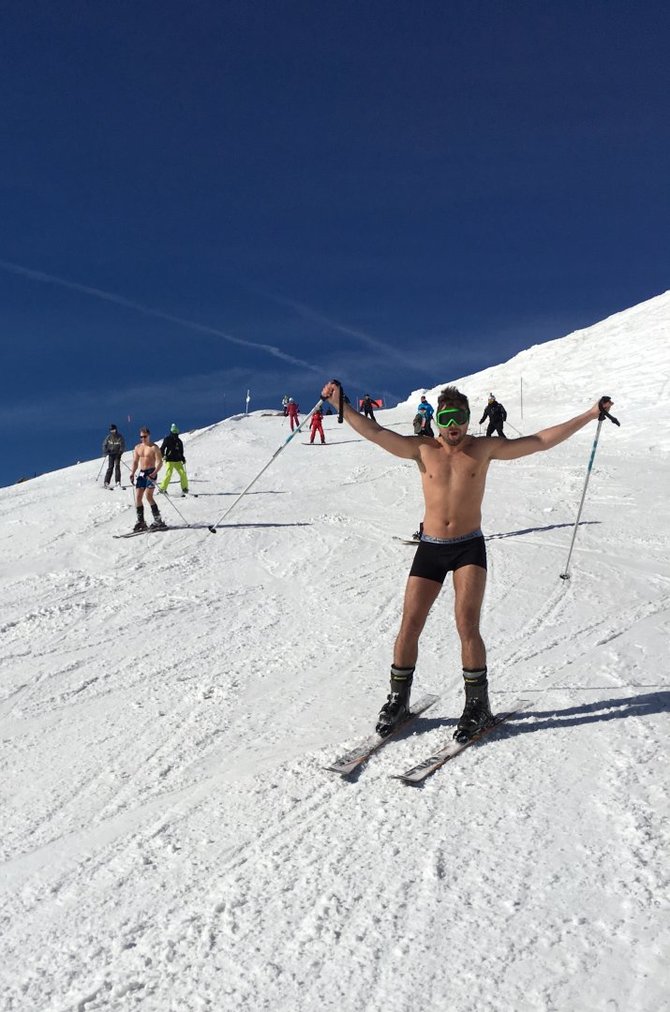 Aušros Dargytės nuotr./Lietuviai Alpėse slidinėjo išsirengę iki bikinių ir trumpikių