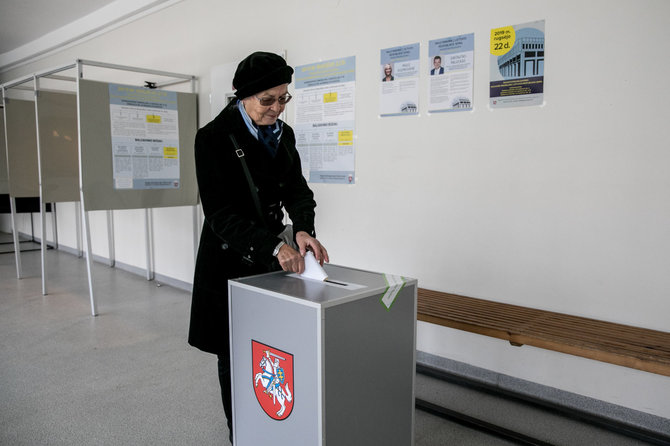 Juliaus Kalinsko / 15min nuotr./Seimo rinkimų antrasis turas Žirmūnuose