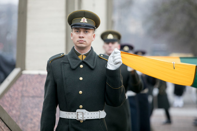 Juliaus Kalinsko / 15min nuotr./Valstybės vėliavos pakėlimo ceremonija 