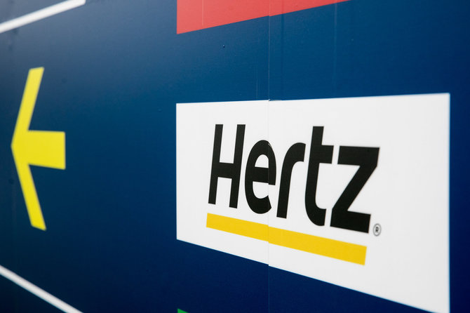 Juliaus Kalinsko / 15min nuotr./„Hertz“ logotipas