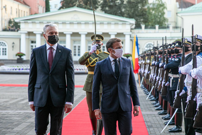 Juliaus Kalinsko / 15min nuotr./Emmanuelis Macronas ir Gitanas Nausėda