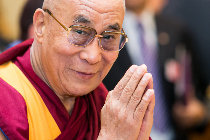 Andriaus Ufarto/BFL nuotr./Gali būti, kad deryboms sutrukdė Tibeto dvasinio lyderio Dalai Lamos susitikimas su prezidente