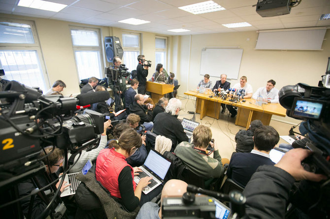 Juliaus Kalinsko/15min.lt nuotr./Automaidano lyderio ukrainiečio Dmytro Bulatovo spaudos konferencija