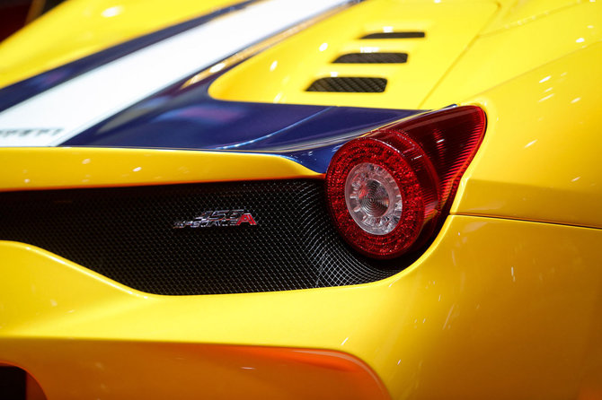 Juliaus Kalinsko/15min.lt nuotr./„Ferrari“ kabrioletas „458 Speciale“