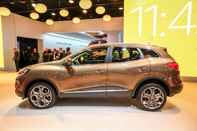 Juliaus Kalinsko/15min.lt nuotr./Ženevos automobilių parodoje pristatytas naujasis „Renault Kadjar“