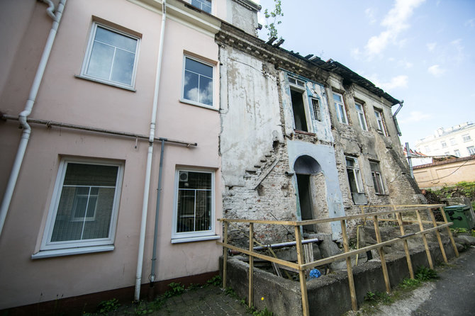 Juliaus Kalinsko/15min.lt nuotr./Aplink Pilvelių šeimos butus Totorių gatvėje dabar sukasi žiurkės