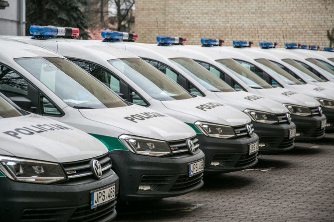 Juliaus Kalinsko / 15min nuotr./Policija parodė, kaip atrodo 20 naujų tarnybinių automobilių