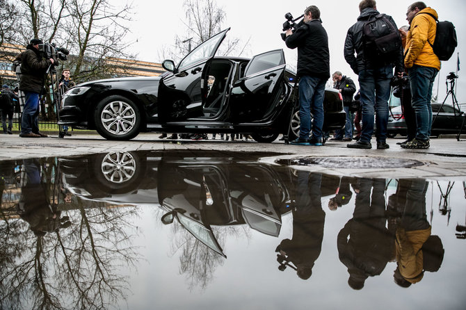 Juliaus Kalinsko / 15min nuotr./Nežymėtas „Audi A6 quattro”  policijos automobilis