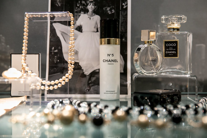 Juliaus Kalinsko / 15min nuotr./Parodos „Kelionės ir kūryba: „Chanel“ mados namų suknelės ir aksesuarai“ atidarymas