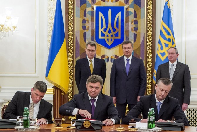 AFP/„Scanpix“ nuotr./Ukraina pasirašė sutartį su „Chevron“.