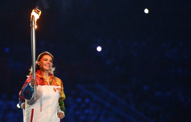 AFP/„Scanpix“ nuotr./Alina Kabajeva Sočio olimpinių žaidynių atidaryme