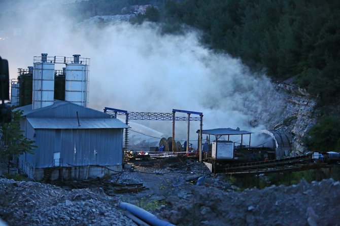 „Scanpix“/„Anadolu Ajansi“ nuotr./Turkijos anglies kasykloje kilo gaisras