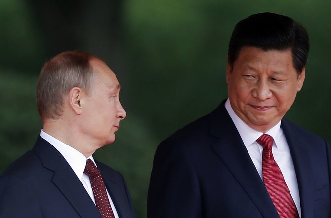 „Reuters“/„Scanpix“ nuotr./Rusijos prezidentas Vladimiras Putinas ir Kinijos prezidentas Xi Jinpingas
