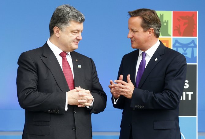 „Reuters“/„Scanpix“ nuotr./Petro Porošenko ir Davidas Cameronas