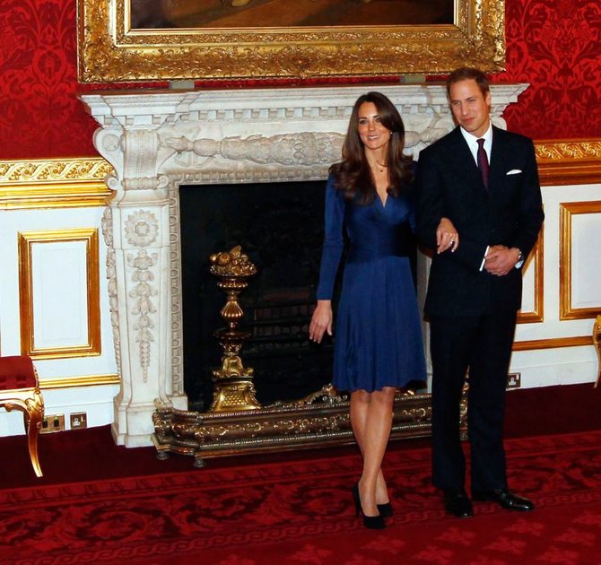 „Reuters“/„Scanpix“ nuotr./Kate Middleton su sužadėtiniu princu Williamu