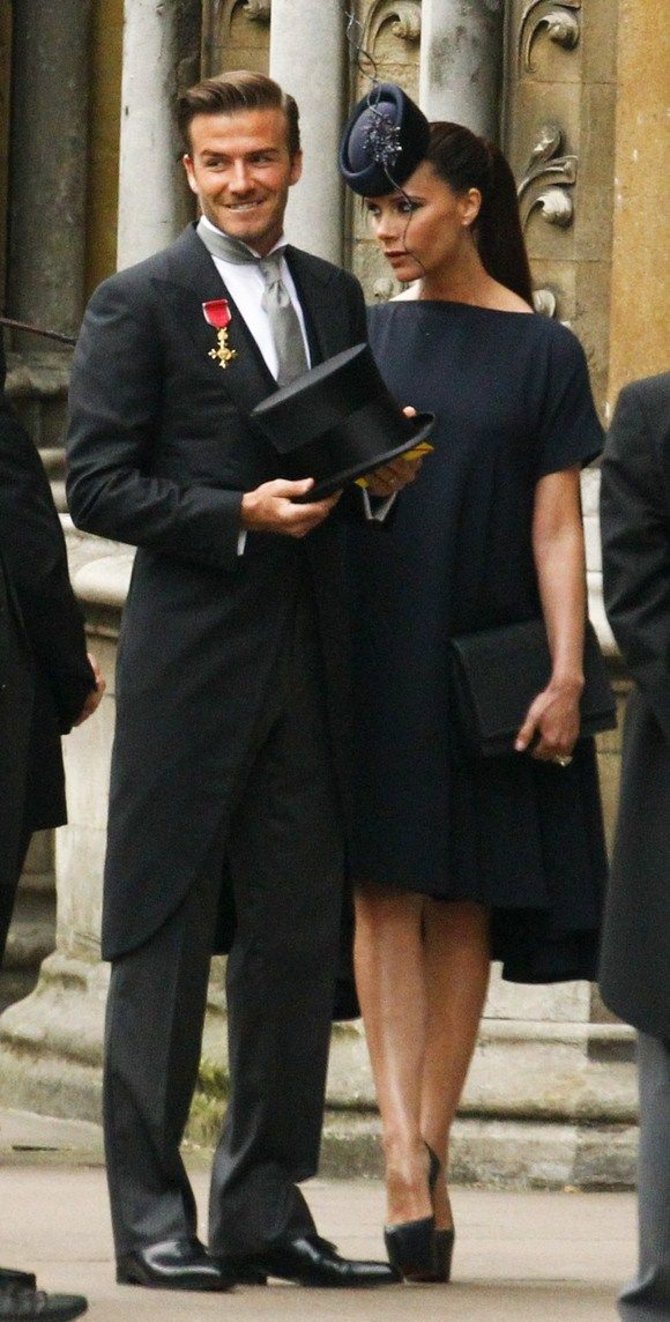 „Reuters“/„Scanpix“ nuotr./Deividas Beckhamas su žmona Victoria per princo Williamo ir Kate Middleton vestuves