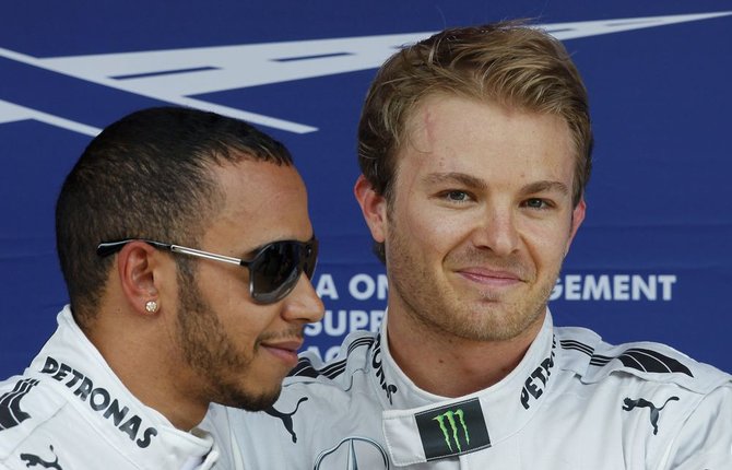 „Reuters“/„Scanpix“ nuotr./Nico Rosbergas ir Lewisas Hamiltonas