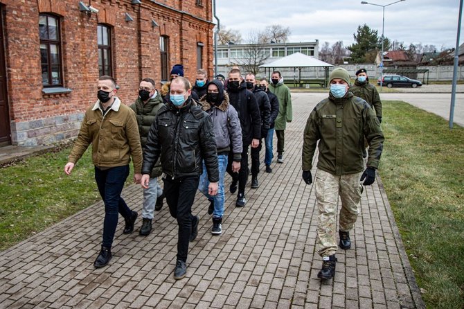 Lietuvos kariuomenės (gr. M.Patašiaus, vyr. eil. B.Radvilaitės, j.eil. L.Valvonio) nuotr./Rezervo kariai