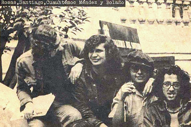 „Kitos Knygos“ nuotr./R.Bolano su draugais 1975 metais