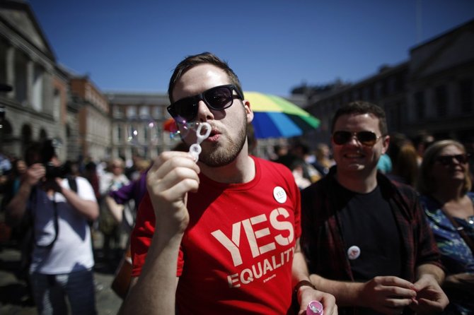 „Reuters“/„Scanpix“ nuotr./Airijoje įteisinamos tos pačios lyties asmenų santuokos