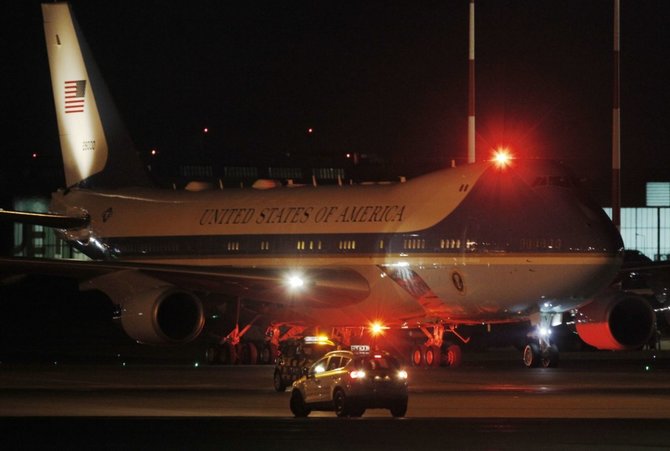 „Scanpix“/AP nuotr./Donaldo Trumpo lėktuvas nusileido Lenkijoje