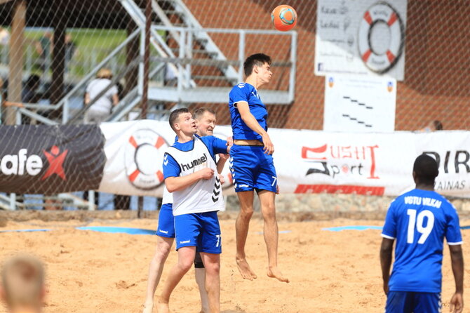 S.Čirbos/LFF nuotr,/Paplūdimio futbolo čempionato varžybos Kupiškyje