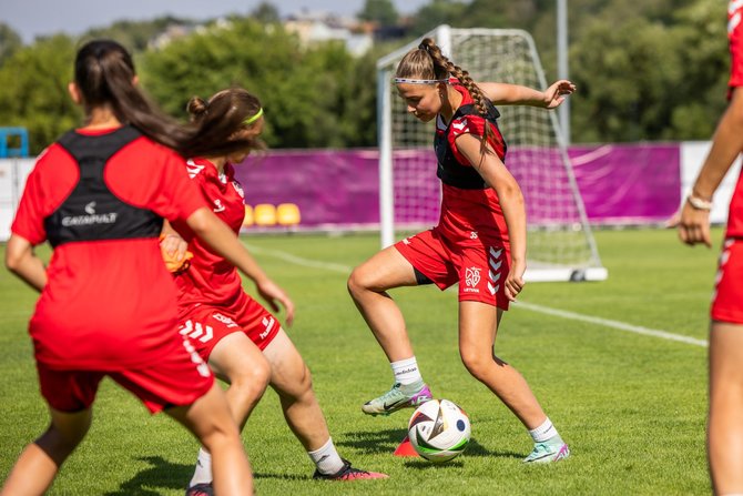 LFF nuotr./Lietuvos U19 merginų rinktinės treniruotė