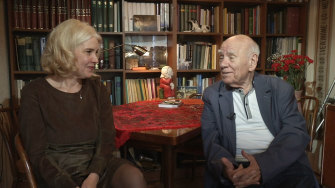 Video kadras/Bronislovas Genzelis su žmona Mėnule Muldaryte-Genzele