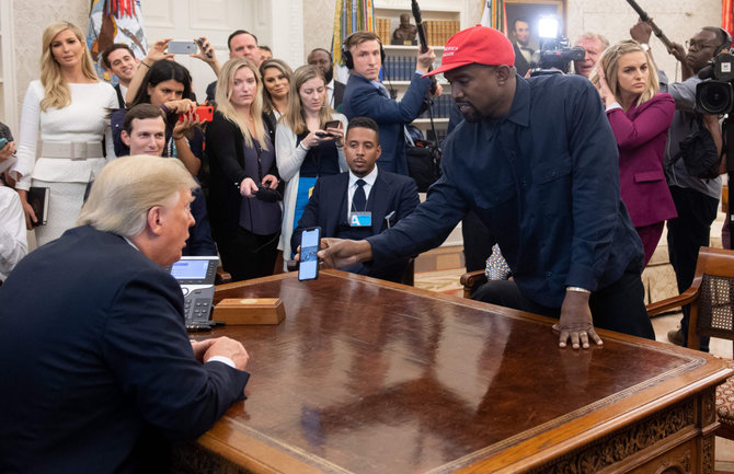 AFP/„Scanpix“ nuotr./Kanye Westas ir Donaldas Trumpas