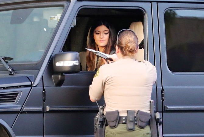 AOP nuotr./Kylie Jenner gavo baudą už greičio viršijimą