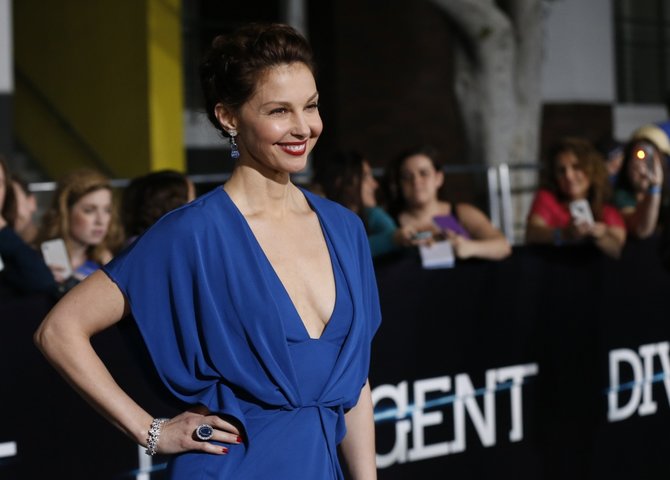 „Reuters“/„Scanpix“ nuotr./Harvey Weinsteino priekabiavimą patyrusi aktorė Ashley Judd